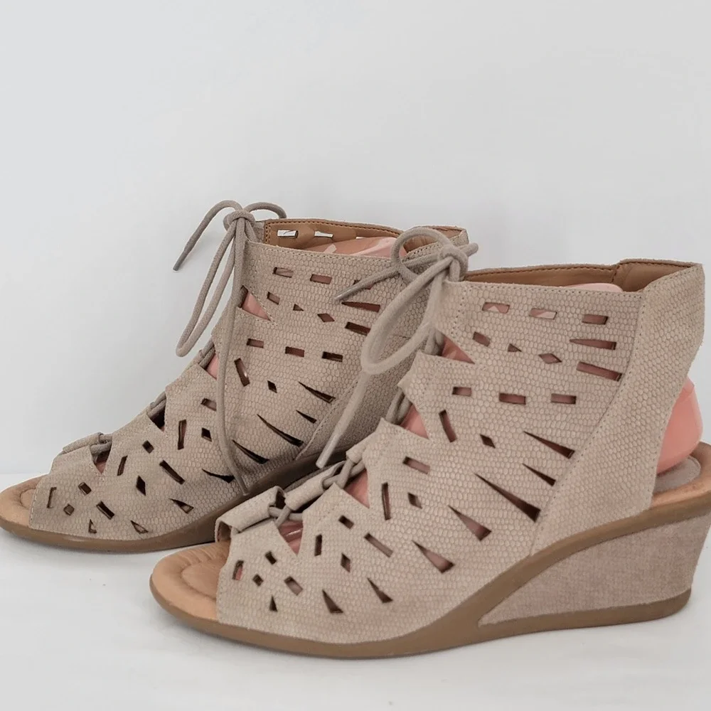 Earth Origins Taupe Laser Cut Lace Up Wedge Sandals Peep Toe Women SIZE 10B